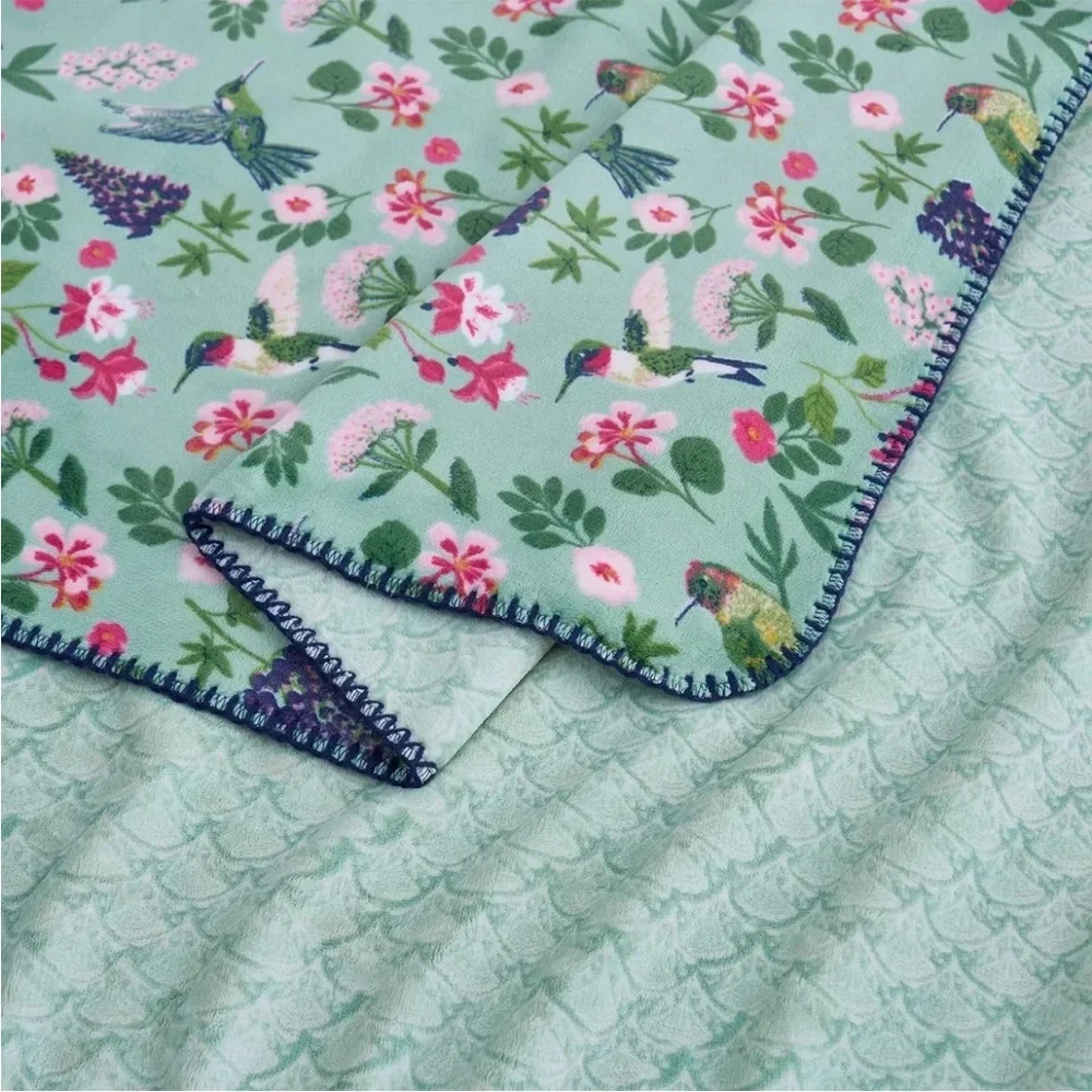 Casual Living Reversible Luxe Plush Throw 50in x 70in Green